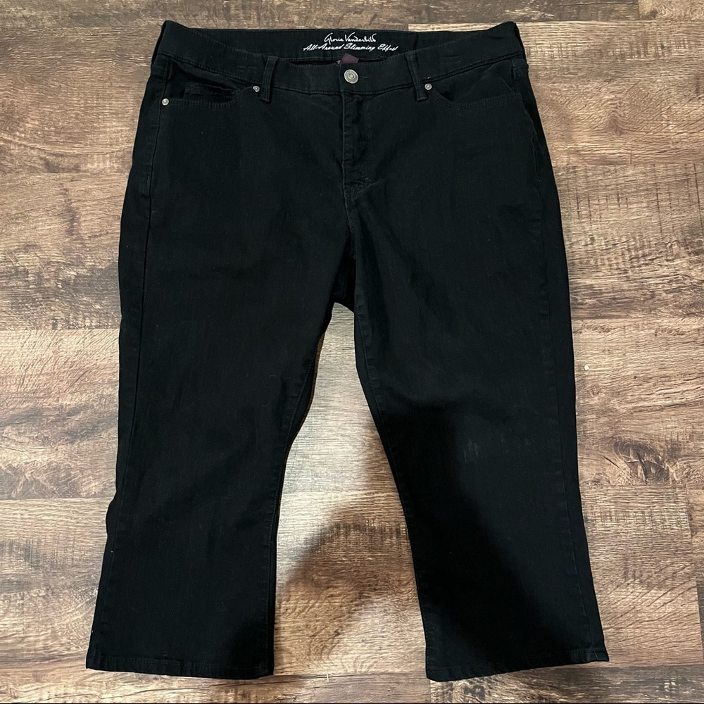 Gloria Vanderbilt All Around Slimming Black Curvy Stretch Capri Sz 16W